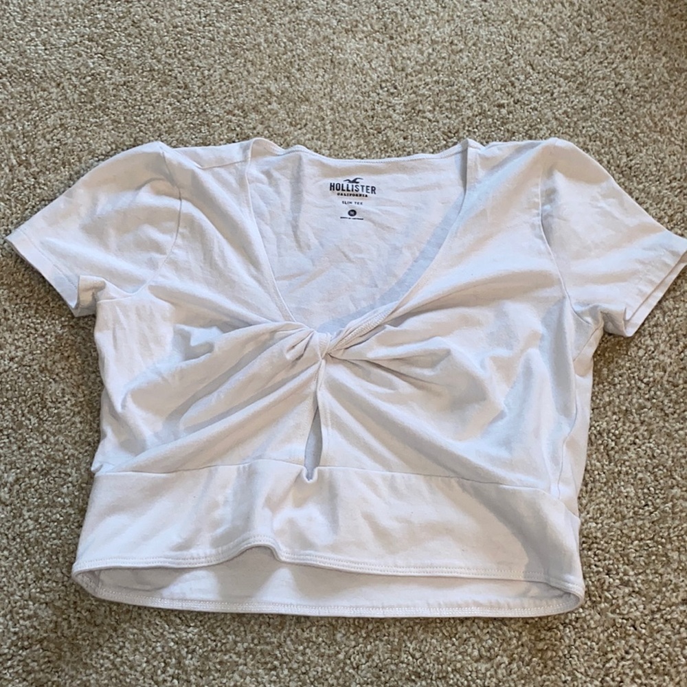 Hollister crop top w twist but stretchy